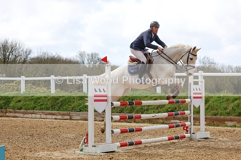 3E7A1833 - Class 7: Senior Newcomers/1.10m open