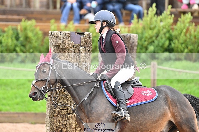 250920-154952-01799 - Cls 21 Pony Intro 80cm Derby