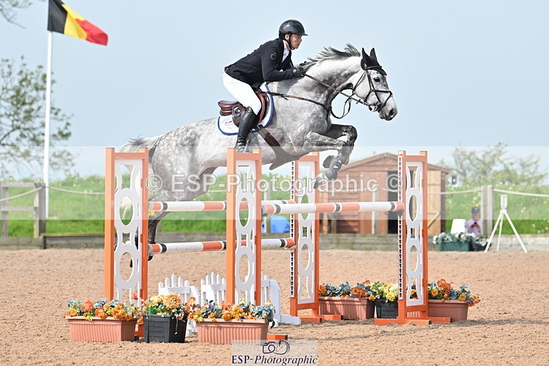 240512A-101500-17185 - Cls 48 National 1.30m Open