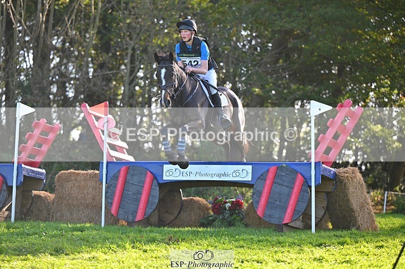 241026-144311-14122 - 542-Tommy.Marsden-HARD.KNOCK.LIFE