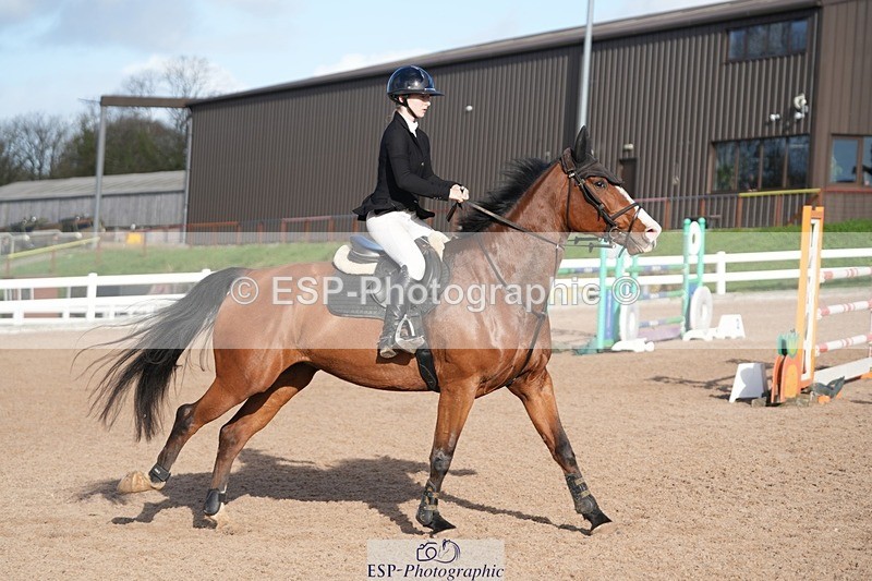 251108-130702-02646 - Cls 13 Foxhunter and 1.20m Open