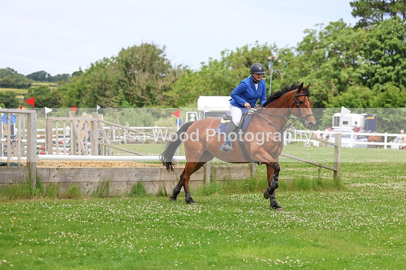 3E7A3615 - Class 6: Hawkins Motors Senior 1.00m Derby