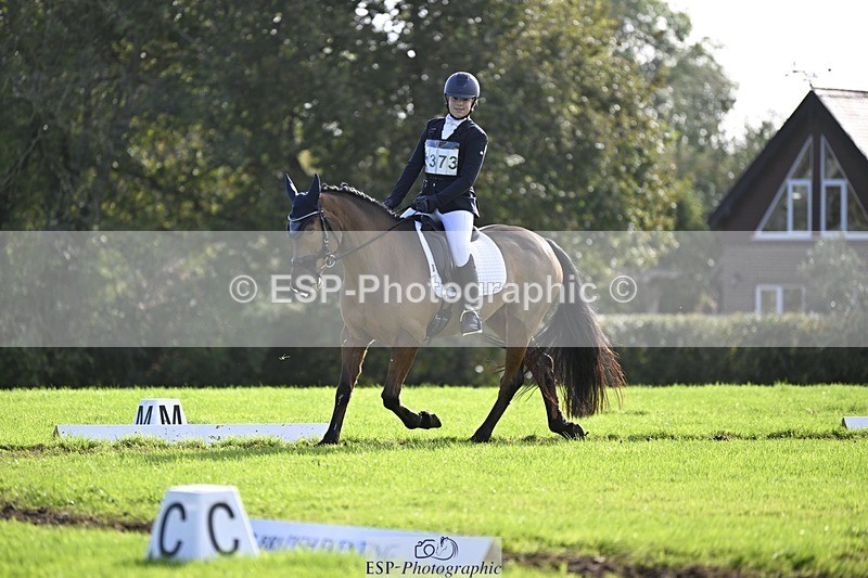 241025-120042-06987 - 373-Isabelle.Thwaite-BEACH.LADY
