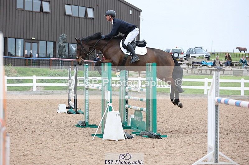241101A-140744-02358 - FRI Cls 6 Foxhunter and 1.20m Open