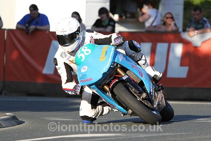  - Saturday Practice Newcomers/Supertwins