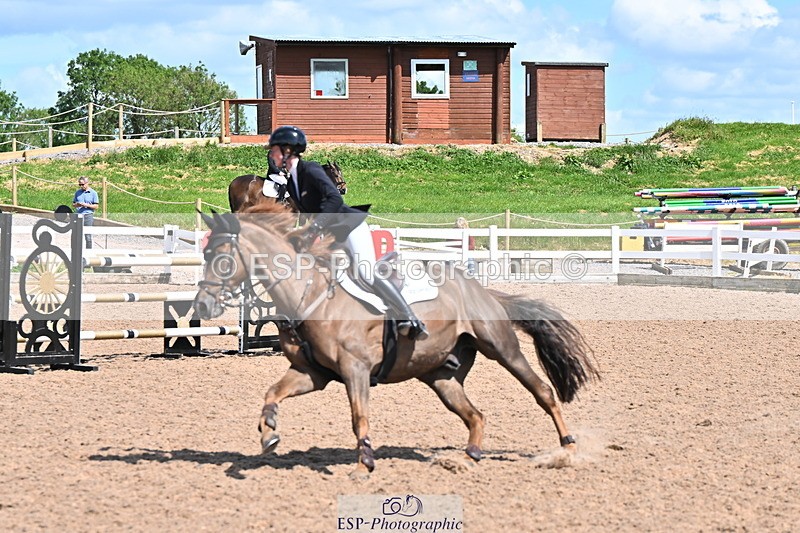 240619A-153752-00895 - Cls 5 Snr Foxhunter and 1.20m Open