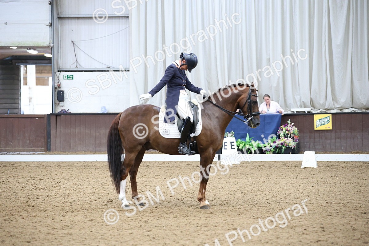 SBM_004867 - Class 9 - FEI Inter 1 Gold - 16.59-17.47