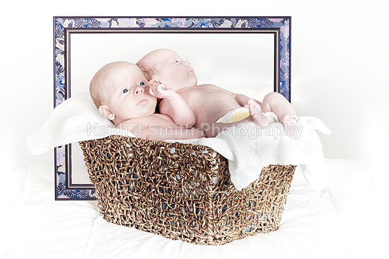 0SKJ8666 - Ashling and Twins.