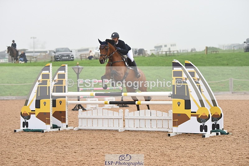 230916A-165238-05674 - Cls 19 Snr 1.10m Derby