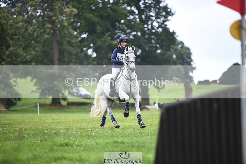 240804-131105-14166 - 455-Nicola_Horsley-Gubbins-RATHNAGREW_GREY_TEX