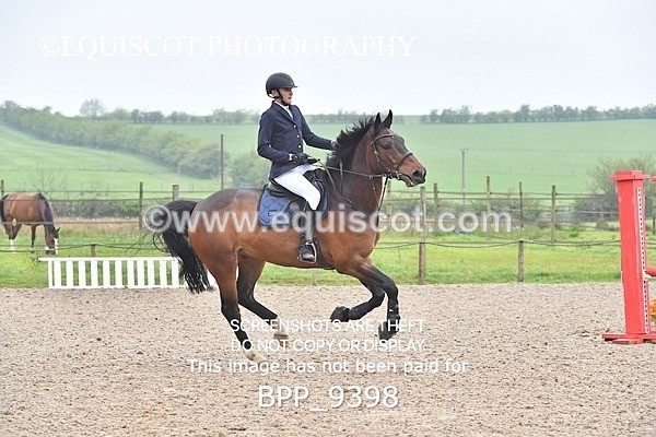 BPP_9398 - CLASS 32 MON Club/ Unaffiliated 70cms Open