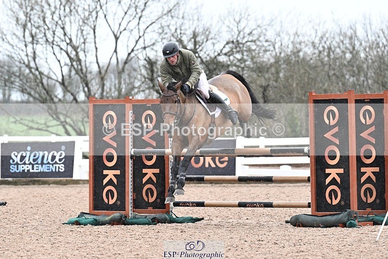 251205-122831-00480 - Cls 7 Snr Newcomers and 1.10m