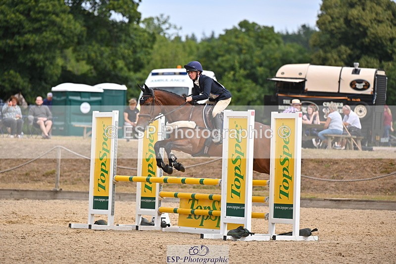 250802A-101659-00475 - A-013-Fiona.Jones-ABBY.VD.BERGHOEVE.Z