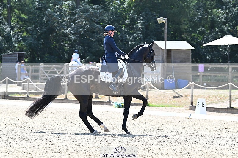 250810A-140126-07198 - 070-Abbie.NewburySeagry.Firstamour