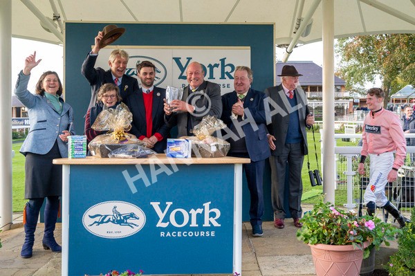111024-Race 7-On The River-7381 - Race 7 4.55pm Ire Incentive, It Pays To Buy Irish Apprentice Handicap