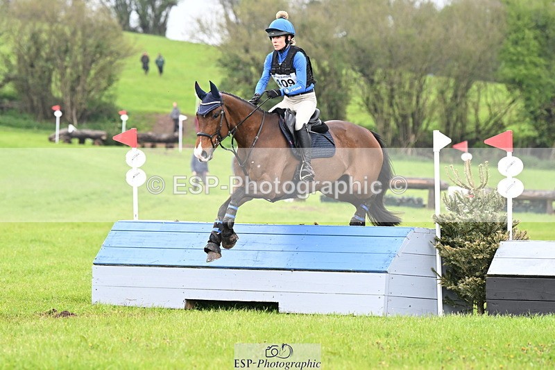 250419-113053-09252 - 409-Charlotte.Bradbury-KENSINGTON.EMPIRE