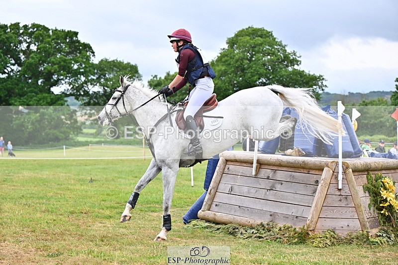 250524A-104710-09415 - A-065-Beatrice.Montgomerie-JAG.WOMANIZER.LADY