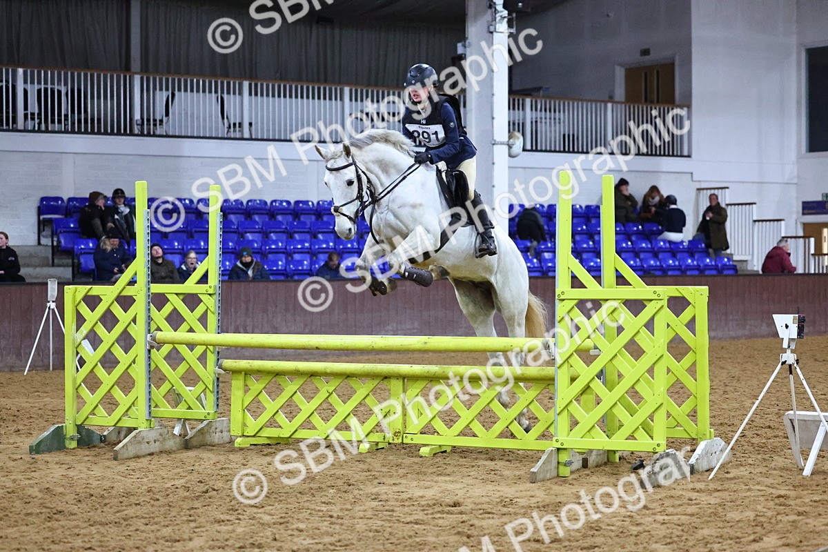 SBM_002742 - Class 6 - Holly & Ivy Stakes - 90cm