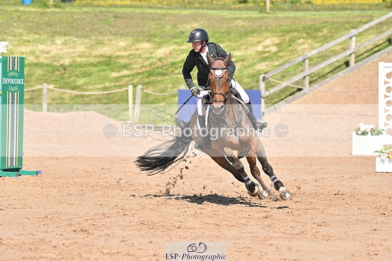 240420A-145657-11902 - Cls 7, 2 Star Medium Tour 1.35m