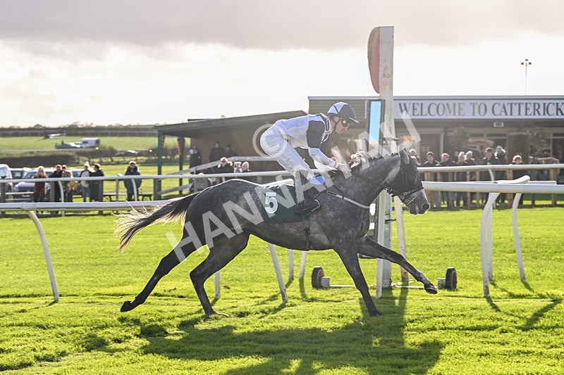 281025-Race 2-Grey Horizon-0909 - Race 2