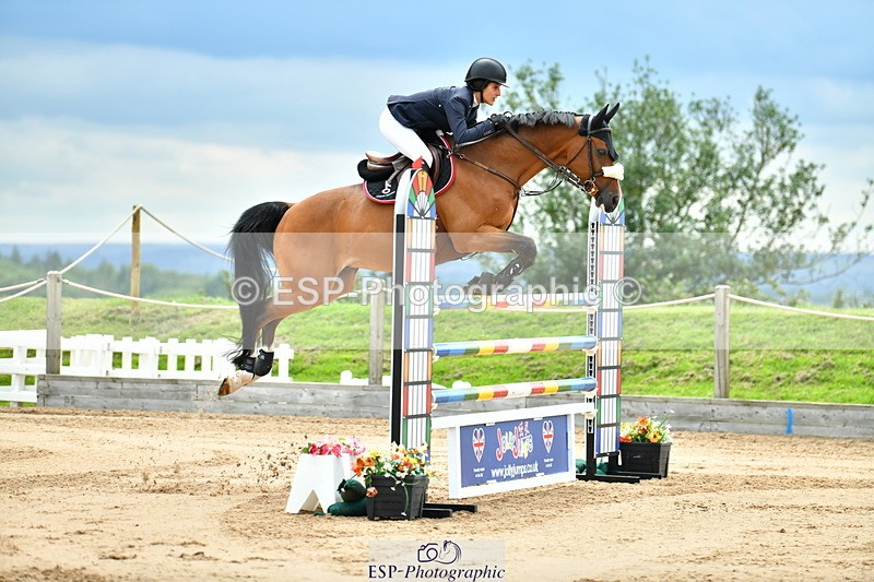 230720A-145043-03569 - Cls 9, 2 Star Big 1.40m Start to break