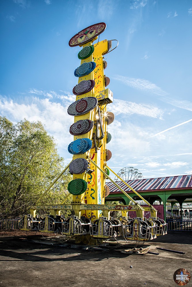 Abandoned Six Flags (New Orleans, LA) | Krazy Krewe Ride
