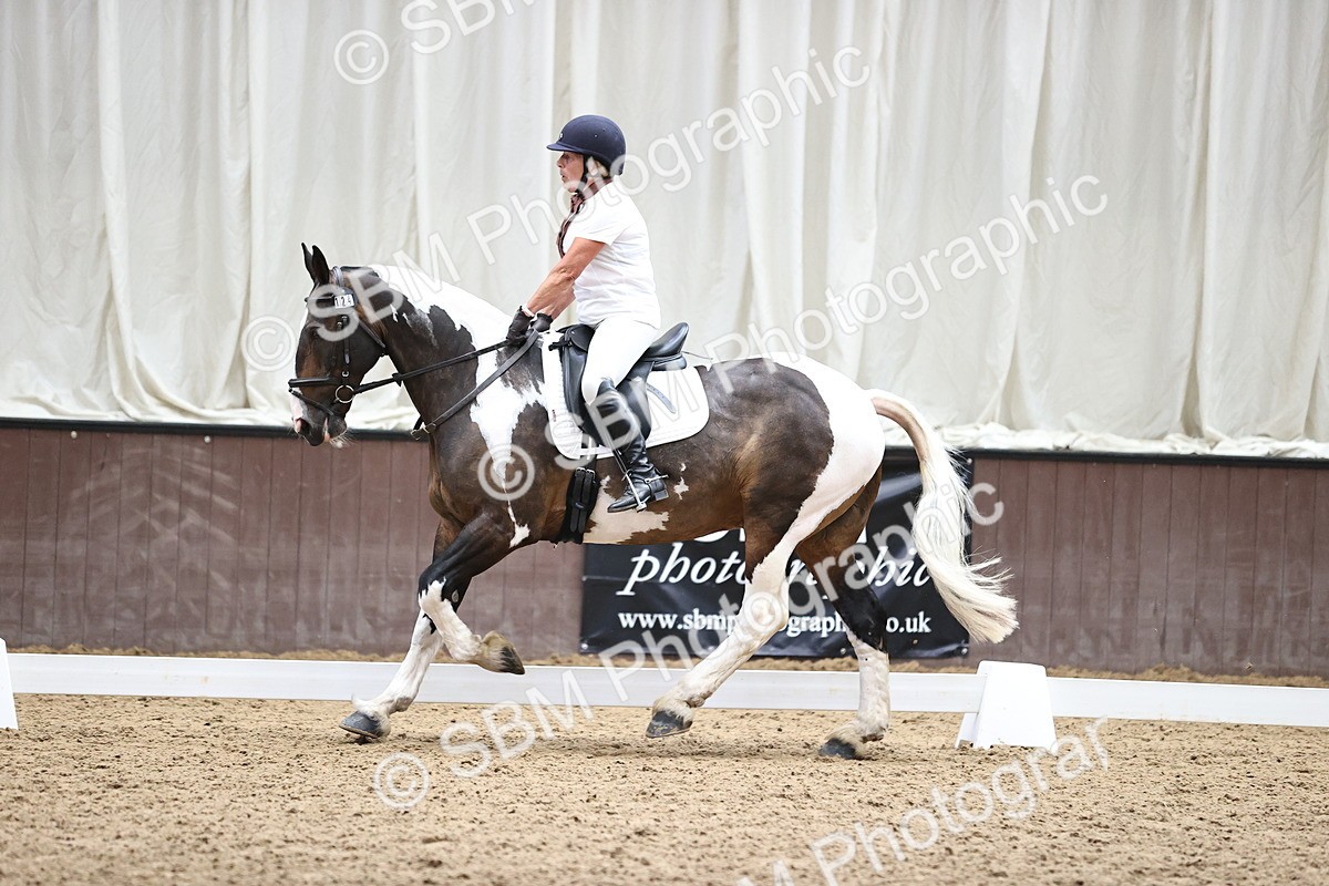 SBM_001943 - Novice 4 - 11.15-13.22