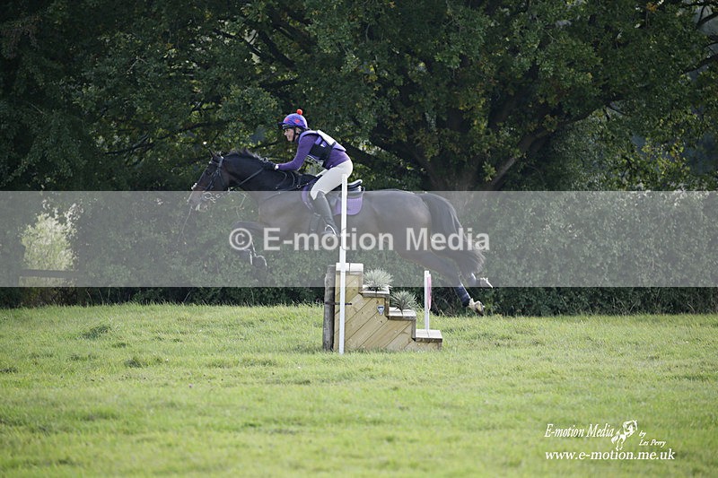  WWHT 171021 3922 - Open (1.00m)  17/10/21