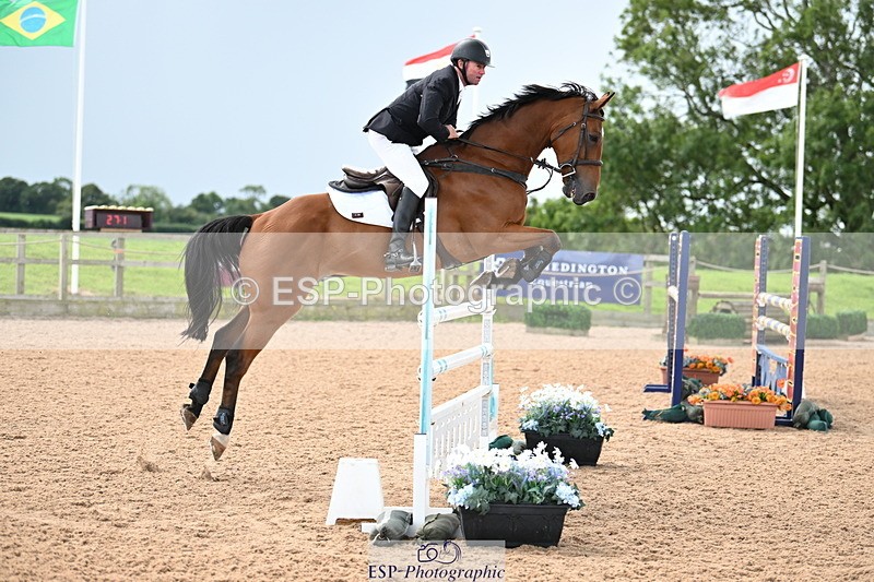 240912A-123521-01504 - Cls 3 Snr Foxhunter