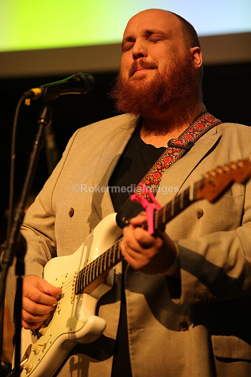 FOLK N BLUES-483 - FOLK and BLUES SEPT 2022