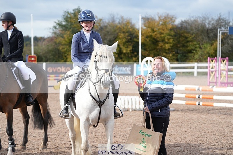251026-122903-02376 - Cls 4 Pony Winter Novice + 80cm Open