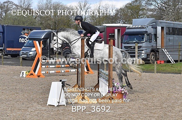 BPP_3692 - CLASS 3 FRI Senior British Novice/ 90cm Open