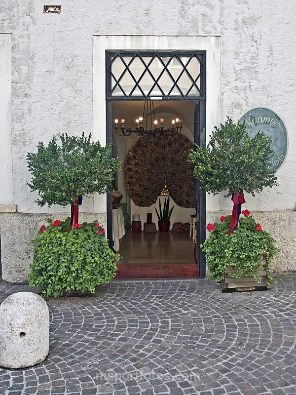 Saltzburg restaurant entrance - Travel, city/land scapes