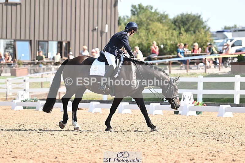 250816-104207-03452 - 074-Jessica.AllenHendrewen.Desert.Lady