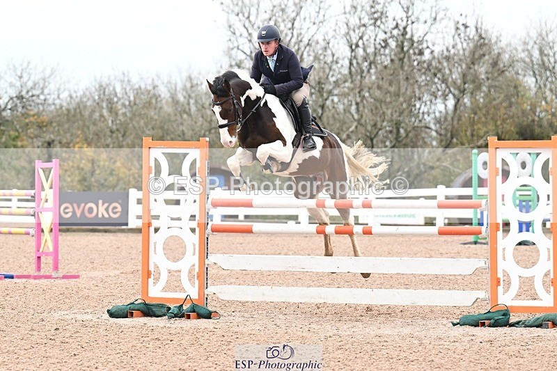 251105-142831-00880 - Cls 06 Fox & 1.20m