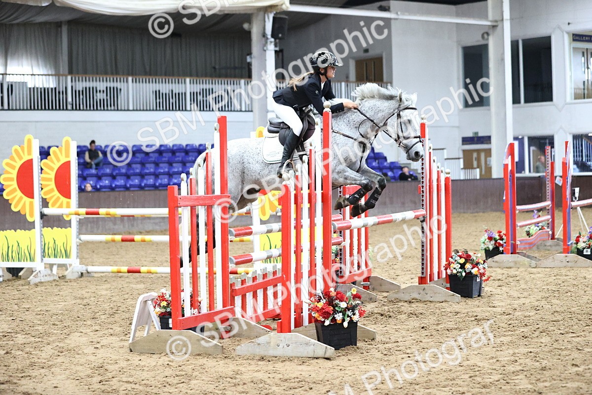 SBM_001072 - Class 5 - Blue Chip Pony Newcomers 1.00m Open
