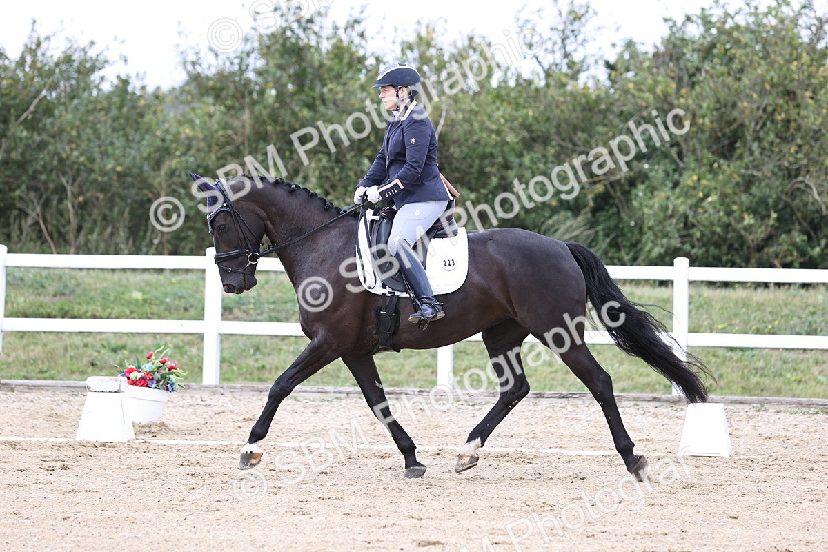 SBM_017567 - Class 14 - Novice 23 - 13.52-14.55