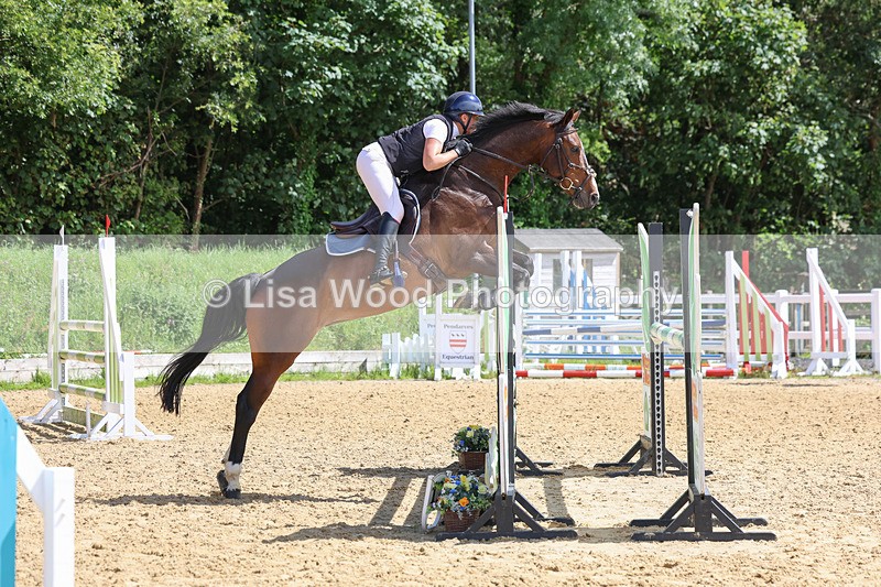 3E7A7496 - Class 8: Senior Newcomers/1.10m open
