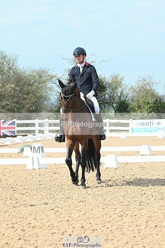 250403-104212-01555 - 048-Angus.Corrie-Deane-Maigret.VD.Watermolen