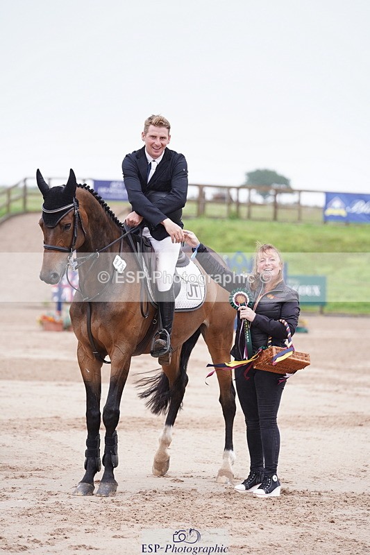 240720A-114306-14405 - Cls 3, 3 Star Small Tour 1.40m