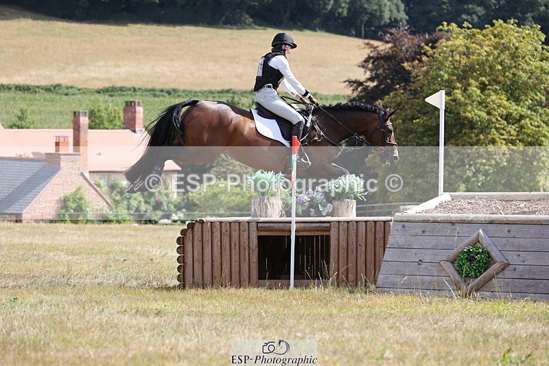 250802A-104151-00957 - B-057-Emma.Ergatoudis-MINERVA.VAN.DE.KOOLDRIES