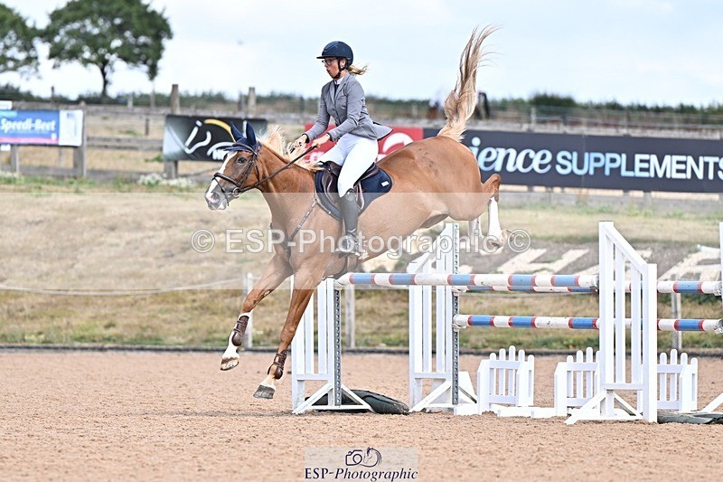 260819-142919-01107 - Cls 6 Foxhunter and 1.20m