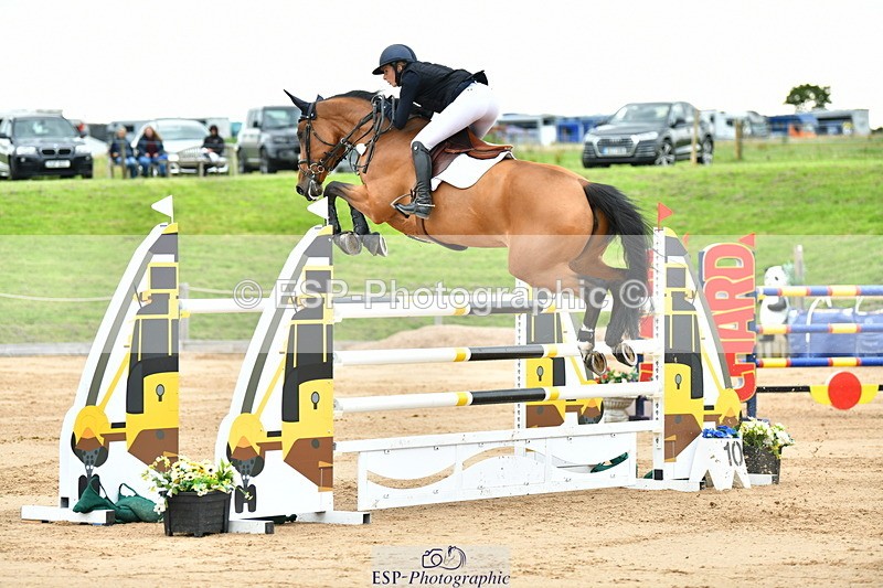 230720A-153638-03955 - Cls 9, 2 Star Big 1.40m Start to break