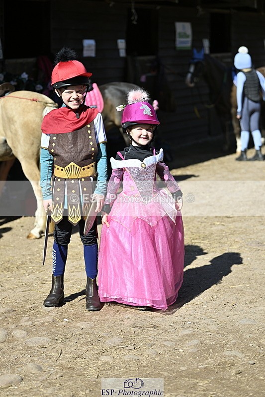 240728B-093859-00080 - Sunday Stable Shots and Fancy Dress