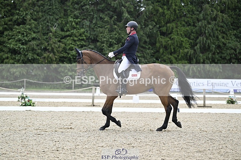 000101-220628-04542 - 403-CRAZY_DU_LOIR-Oliver_Townend