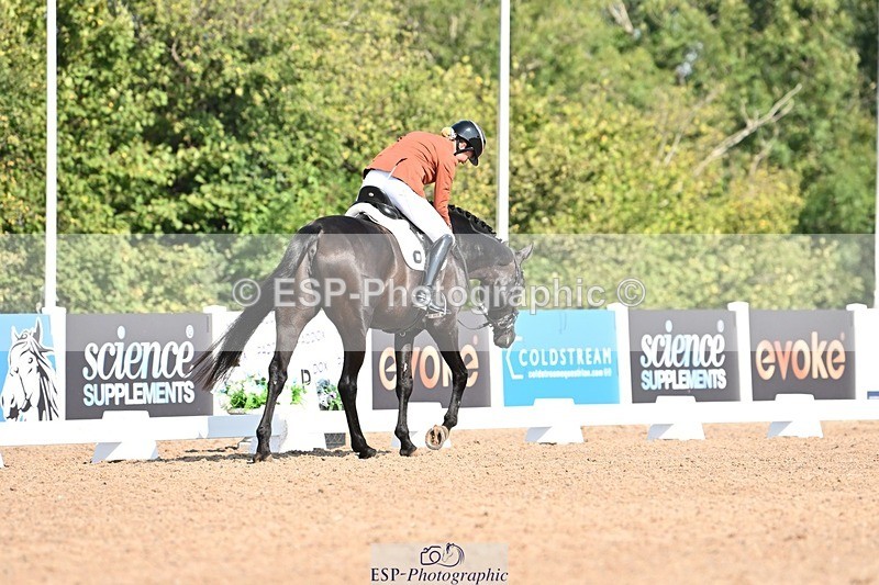 250816-102905-03148 - 118-Charlotte.DickerDevaldi's.Kiss