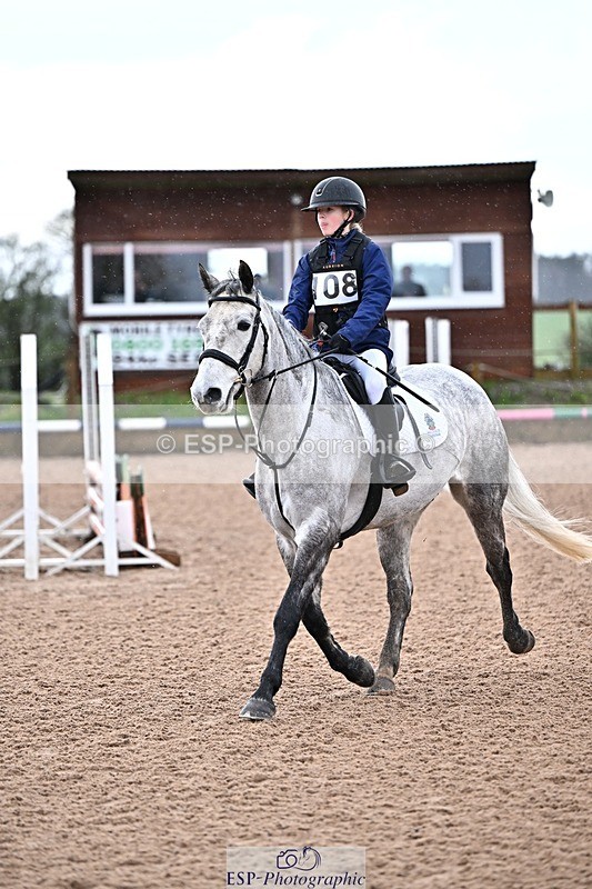 260208-130110-01252 - Cls 18 Clear Round 50cm