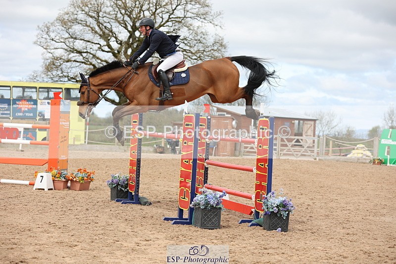 240419A-122536-07219 - Cls 6, 2 Star Medium Tour 1.35m