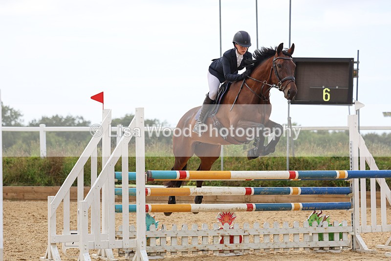3E7A1695 - Class 13: Senior Newcomers/1.10m open