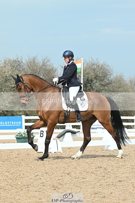 250403-103622-01492 - 036-Abbie.Newbury-Seagry.Viceroy